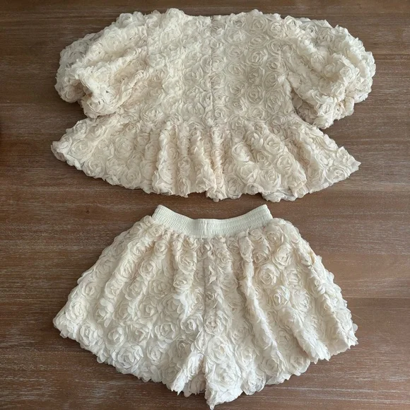 NEW 2pc Set “Roses” - Picture 5 of 11